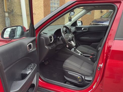 Used 2021 Hyundai Venue SEL image 22