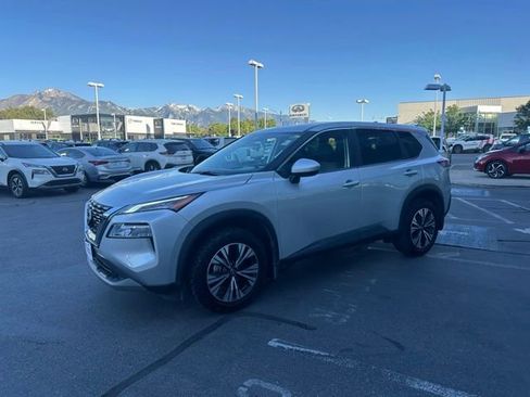 Used 2023 Nissan Rogue SV AWD/4WD image 6