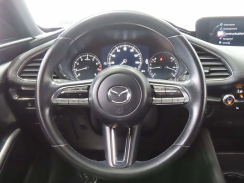 Used 2019 MAZDA MAZDA3 Hatchback w/ Premium Package FWD image 9
