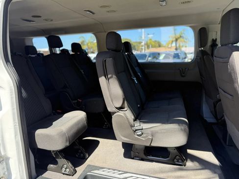 Used 2017 Ford Transit 350 XLT RWD image 11