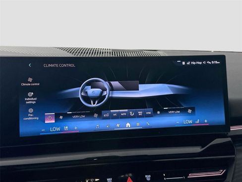 Certified 2026 BMW 530i xDrive w/ M Sport Package AWD/4WD image 24