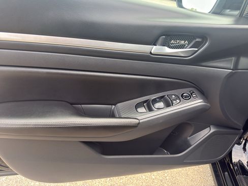 Certified 2022 Nissan Altima 2.5 SV FWD image 13