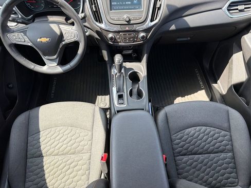 Used 2018 Chevrolet Equinox LT AWD/4WD image 12