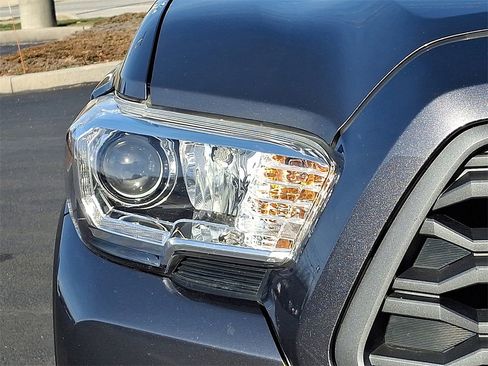 Used 2022 Toyota Tacoma SR image 12