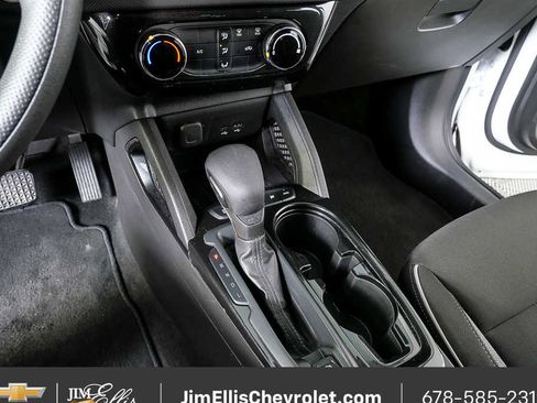 Used 2025 Chevrolet TrailBlazer LT image 16