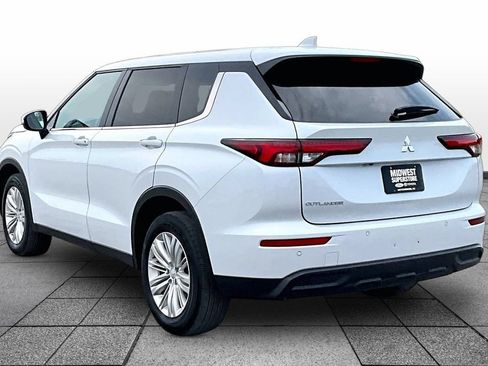 Used 2024 Mitsubishi Outlander ES AWD/4WD image 11