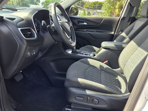 Used 2023 Chevrolet Equinox LT FWD image 9