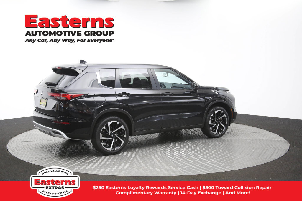 Used 2024 Mitsubishi Outlander SE FWD image 42