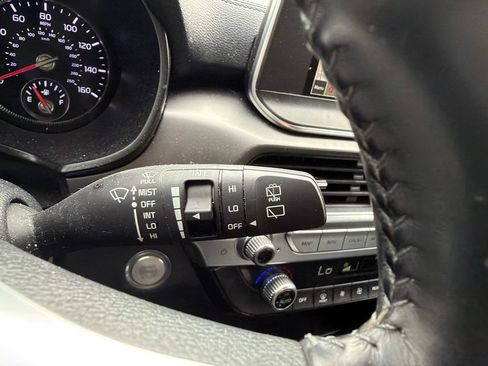 Used 2022 Kia Telluride LX FWD image 17
