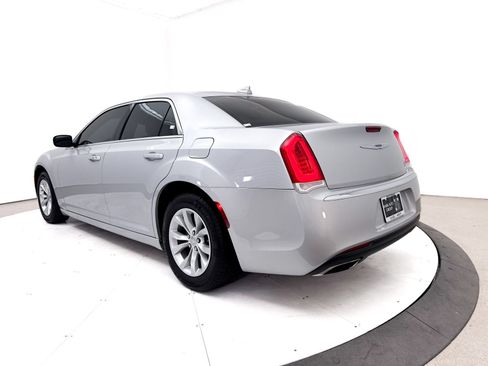 Used 2023 Chrysler 300 Touring RWD image 13