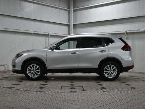 Used 2018 Nissan Rogue SV AWD/4WD image 4