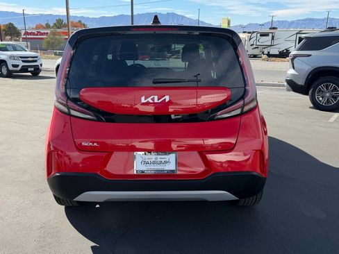 Used 2023 Kia Soul LX w/ LX Technology Package image 4