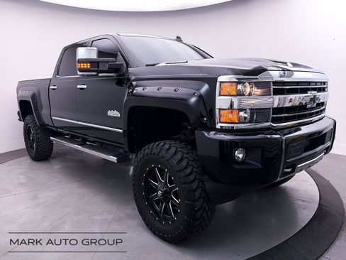 Used 2019 Chevrolet Silverado 2500 High Country w/ Duramax Plus Package image 1
