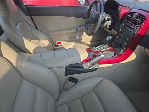 Used 2006 Chevrolet Corvette Coupe w/ Preferred Equipment Group image 2