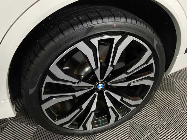 Used 2023 BMW X7 M60i w/ Executive Package AWD/4WD image 43