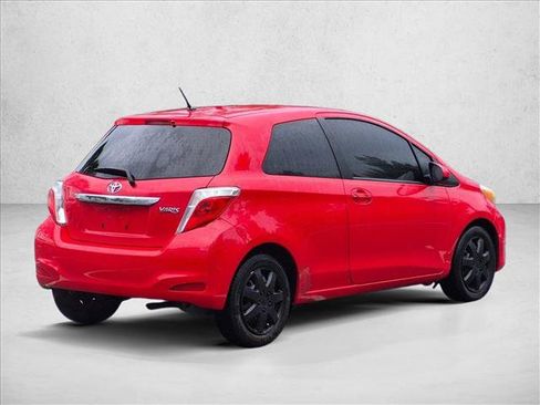 Used 2014 Toyota Yaris L FWD image 5