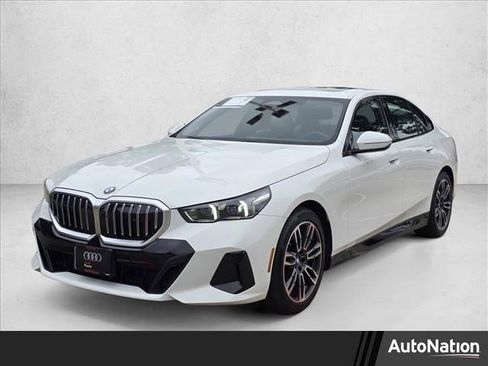 Used 2026 BMW 530i xDrive AWD/4WD image 1