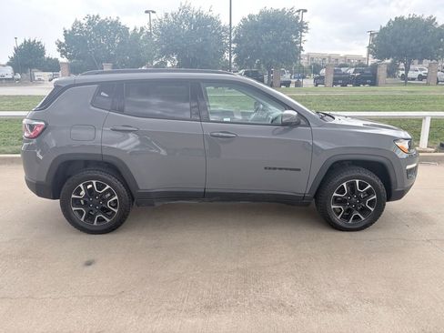 Used 2019 Jeep Compass Sport AWD/4WD image 3