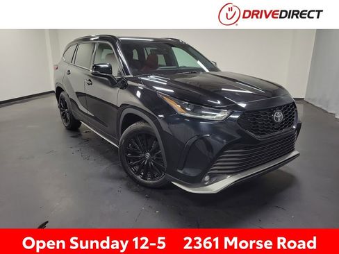 Used 2023 Toyota Highlander XSE AWD/4WD image 1