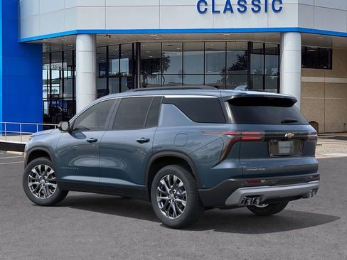 New 2026 Chevrolet Traverse LT w/ Sun and Wheel Package FWD image 3
