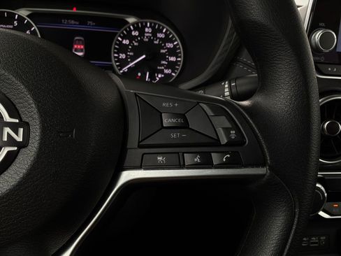 Used 2025 Nissan Sentra SV FWD image 32