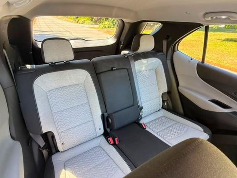 Used 2022 Chevrolet Equinox LT FWD image 8