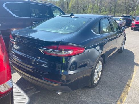 Used 2020 Ford Fusion SE image 3