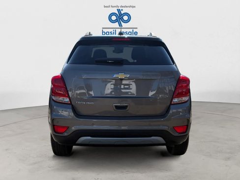 Used 2022 Chevrolet Trax LT w/ Driver Confidence Package AWD/4WD image 4