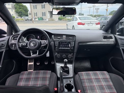 Used 2015 Volkswagen GTI S FWD image 21