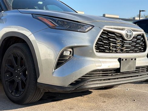 Used 2023 Toyota Highlander LE image 12