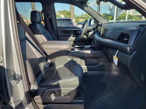 Used 2025 Chevrolet Suburban LT w/ Comfort Package image 18