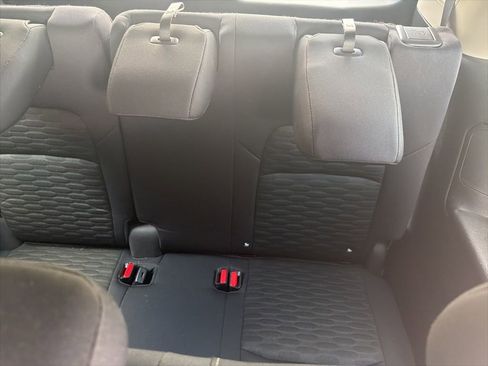 Used 2023 Nissan Pathfinder S FWD image 12