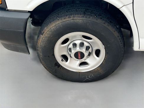 Used 2024 GMC Savana 2500 w/ Driver Convenience Package image 28