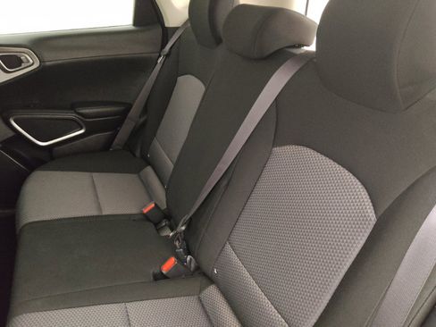 Used 2021 Kia Soul LX FWD image 18