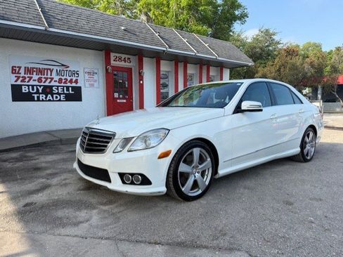 Used 2010 Mercedes-Benz E 350 4MATIC Sedan image 1