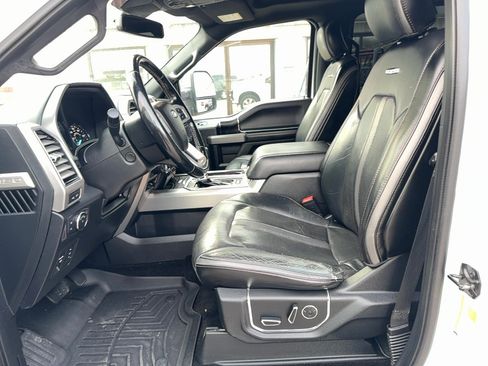 Used 2018 Ford F150 Platinum w/ Equipment Group 701A Luxury AWD/4WD image 19