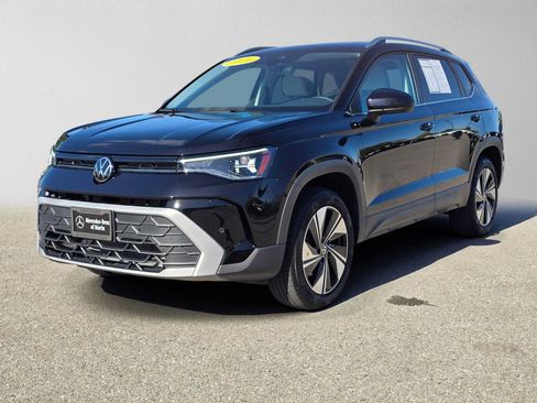 Used 2026 Volkswagen Taos SE AWD/4WD image 7