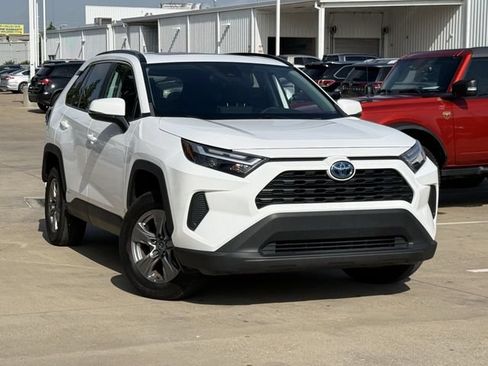 Used 2023 Toyota RAV4 XLE w/ Convenience Package AWD/4WD image 2