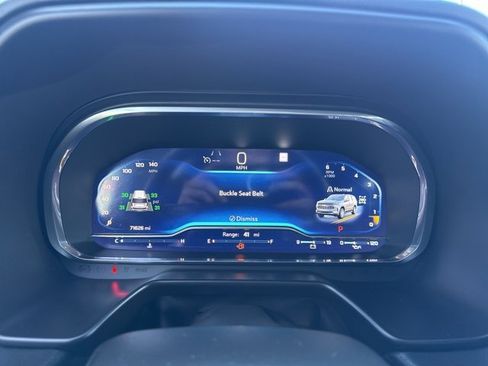 Used 2022 Chevrolet Suburban RST w/ Sport Performance Package image 23