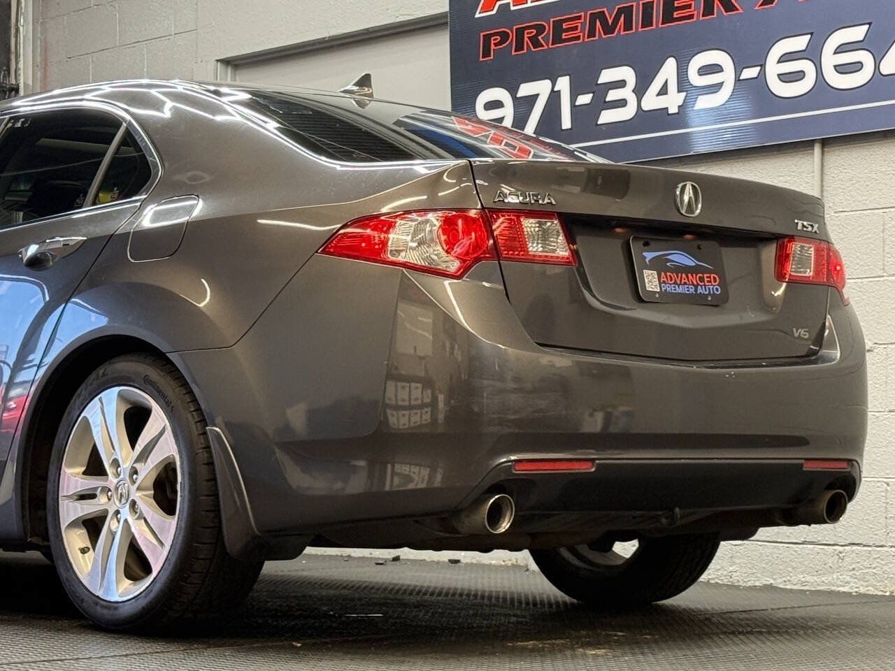 Used 2010 Acura TSX w/ Technology Package FWD image 8