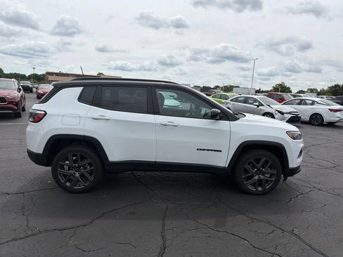 Used 2026 Jeep Compass Limited AWD/4WD image 5