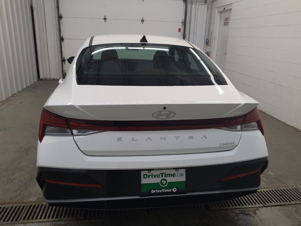 Used 2025 Hyundai Elantra Limited FWD image 6