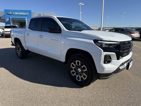 Used 2024 Chevrolet Colorado Z71 image 11