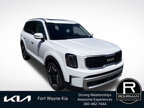 Certified 2024 Kia Telluride EX w/ EX Captain's Chair Package AWD/4WD image 9