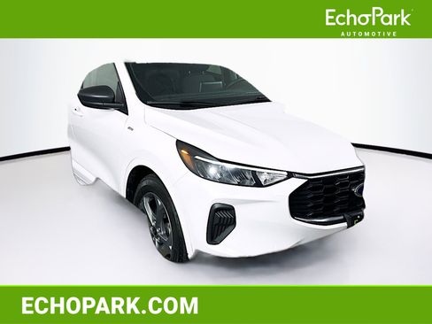 Used 2023 Ford Escape ST-Line FWD image 1
