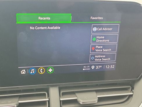 Used 2025 Chevrolet Trax RS image 17