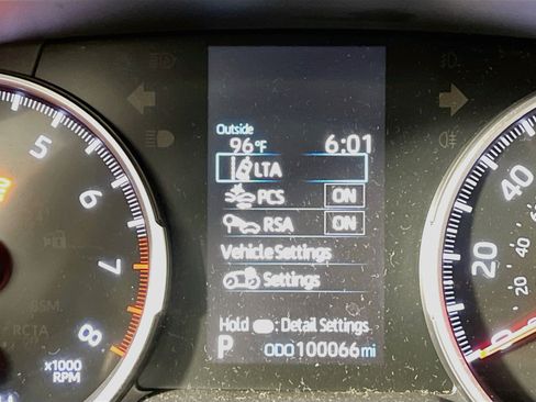 Used 2019 Toyota RAV4 LE FWD image 21