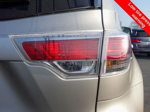 Used 2015 Toyota Highlander XLE image 8