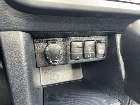 Used 2016 Toyota Corolla S Premium image 21