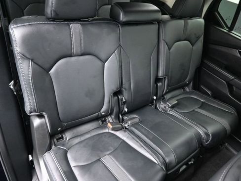 Used 2025 Honda Pilot EX-L image 42